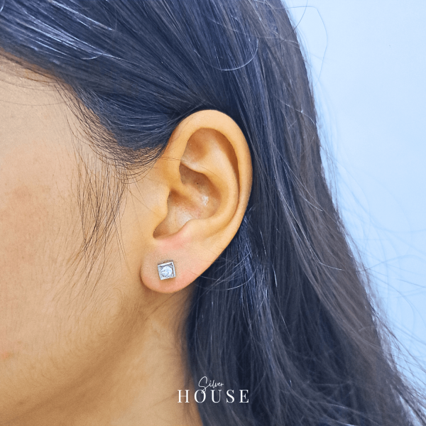 Aroha cz silver stud earring