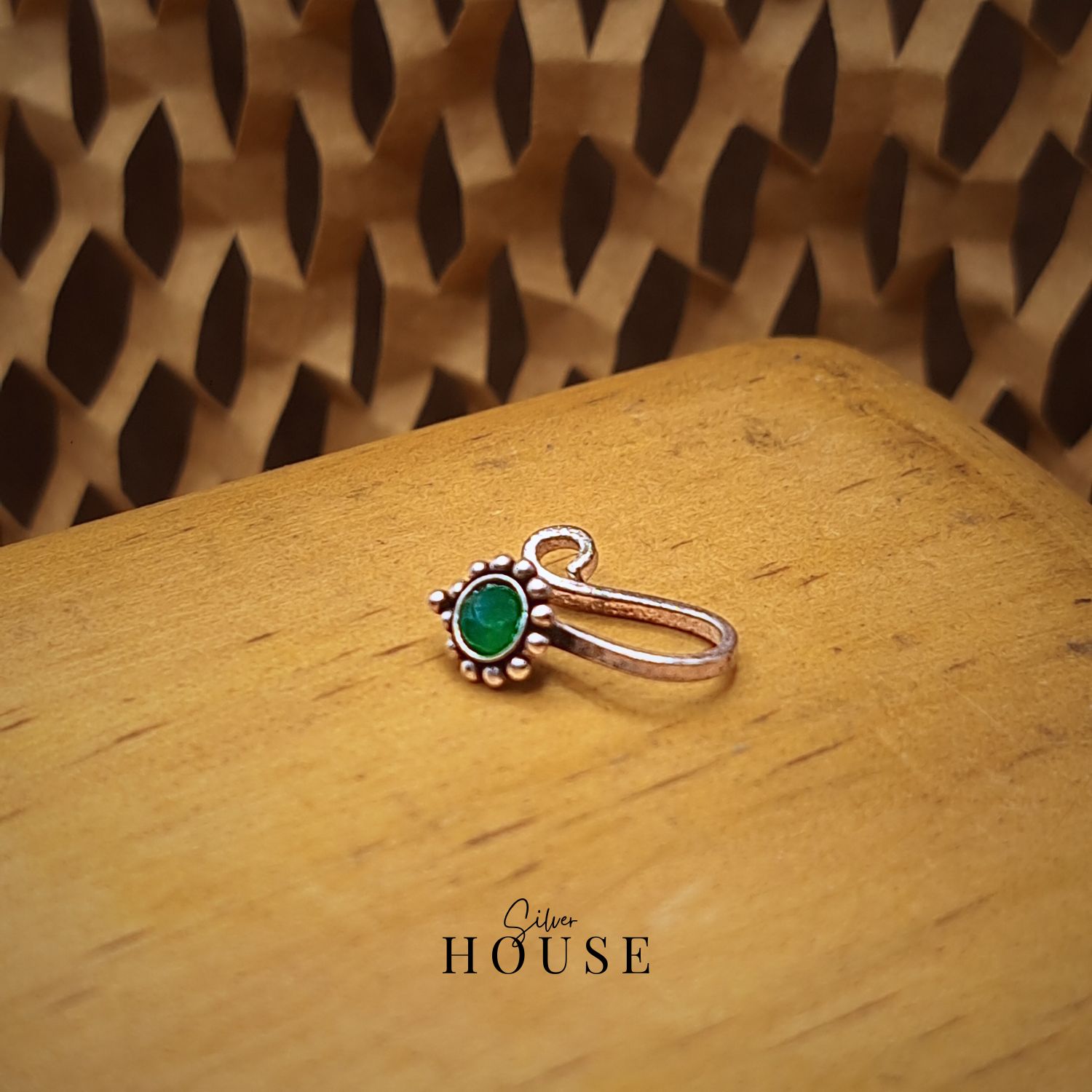 925 Silver Nose Pin Green Stone