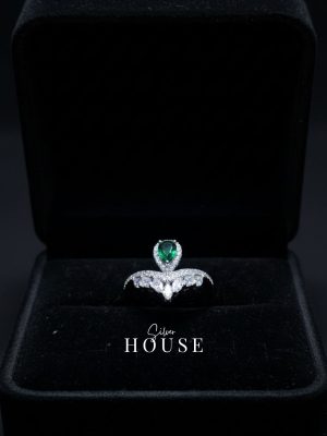 925 Silver V Ring with Emerald green stone by Silver House