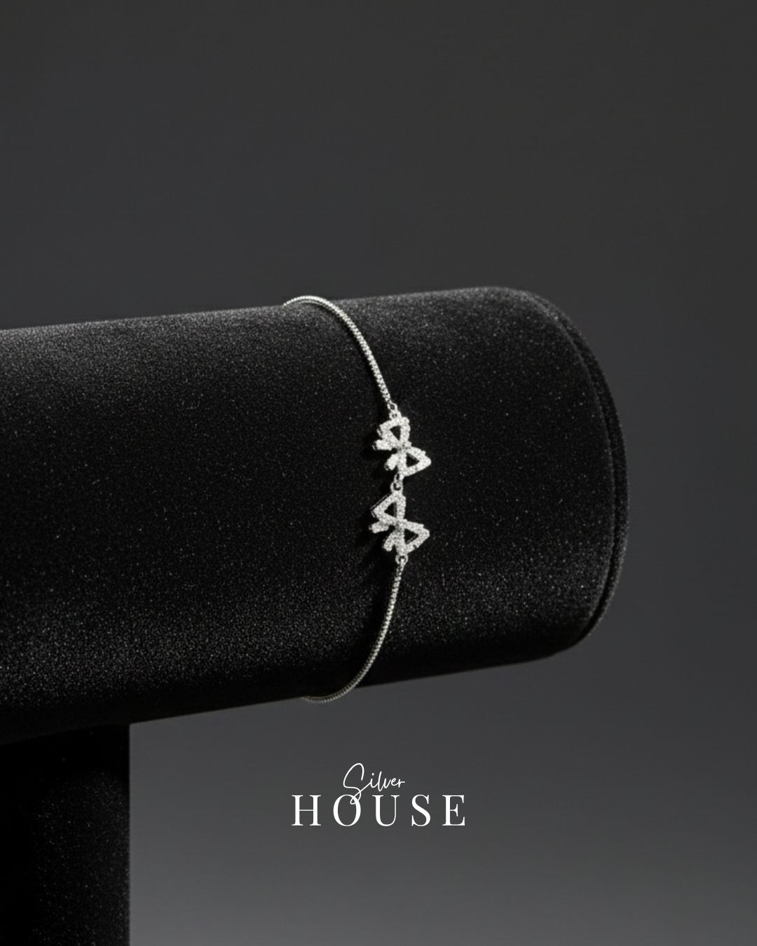 925 Silver Pookie bracelet which is in bow style