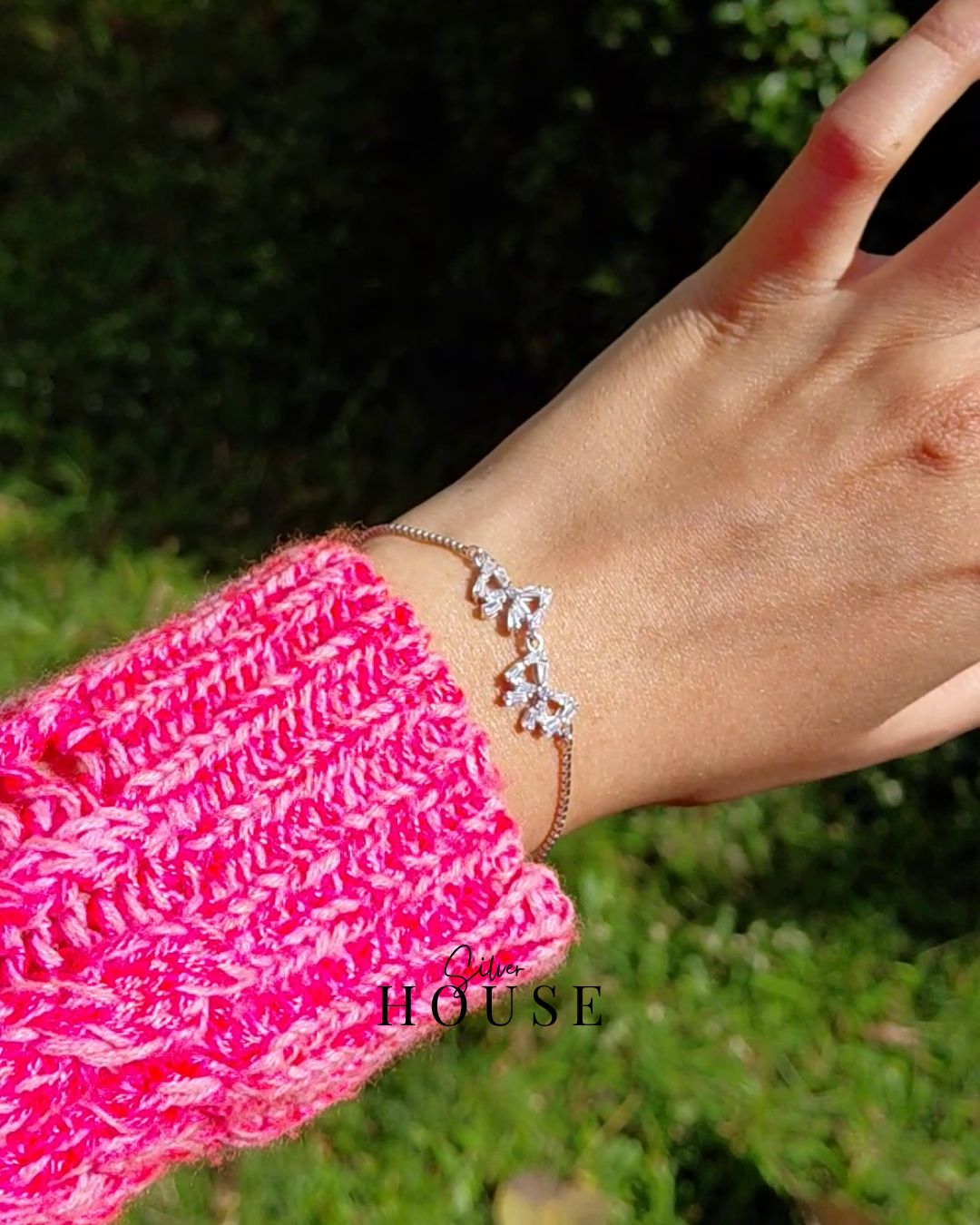 925 Silver Pookie bracelet which is in bow style